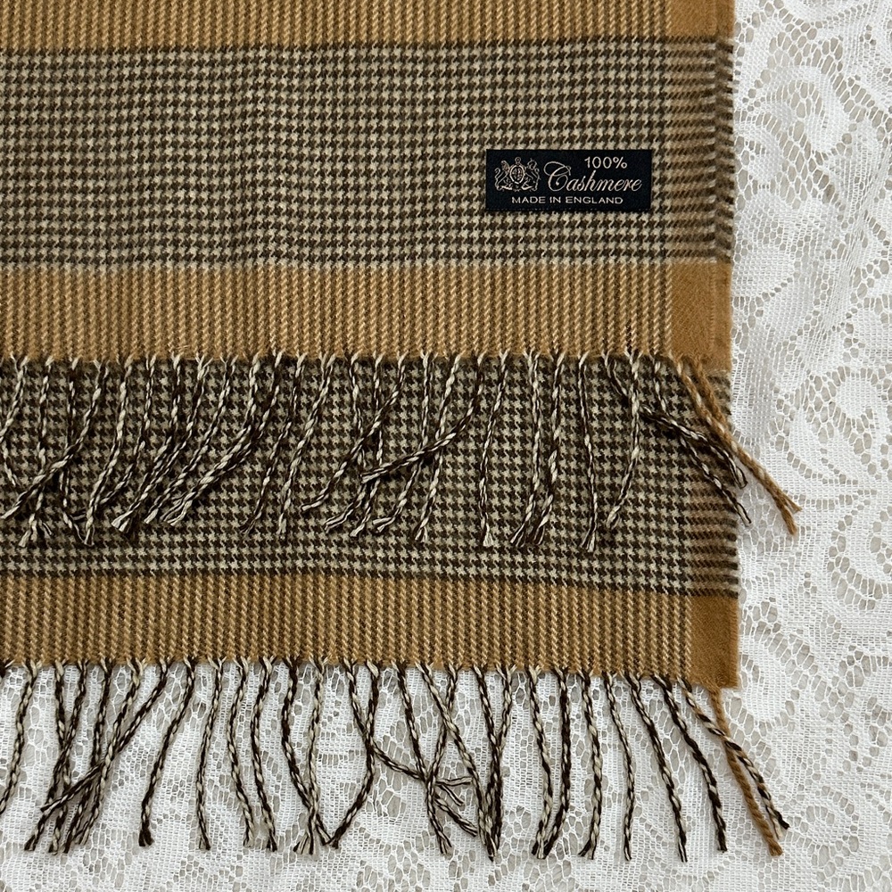 Luxurious Tan and Brown Checkered Scarf